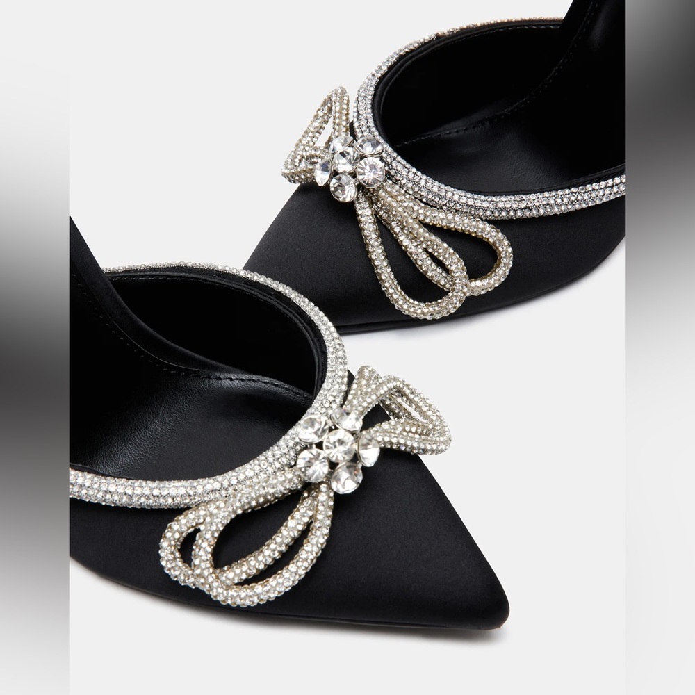 Gorgeous crystal detail heels